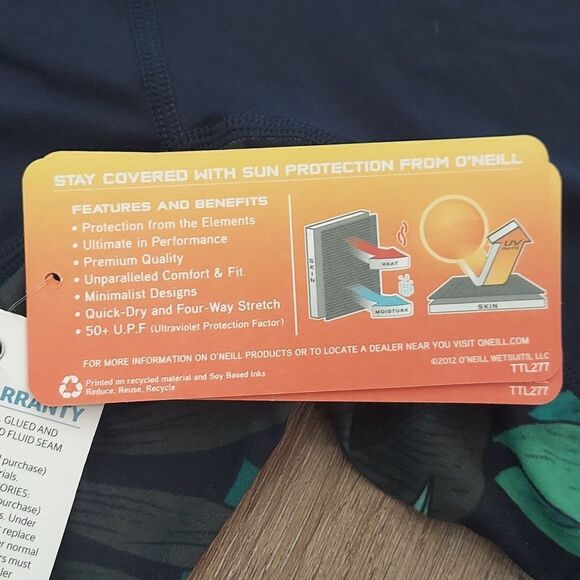 O'Neill 50+ UV Protection Blue Side Floral Print Short Sleeve Rash Guard Med NWT - Picture 7 of 7